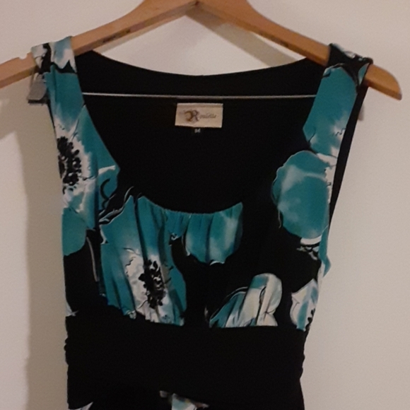 Summer dress - Picture 2 of 3